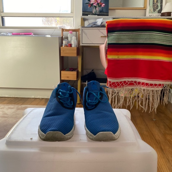 Nike Jordan Low Top Ftures - Picture 5 of 5